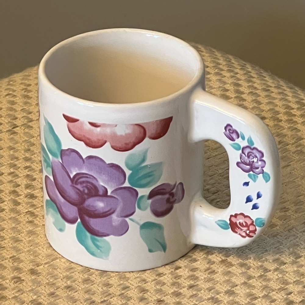 Ceramic mug with flowers